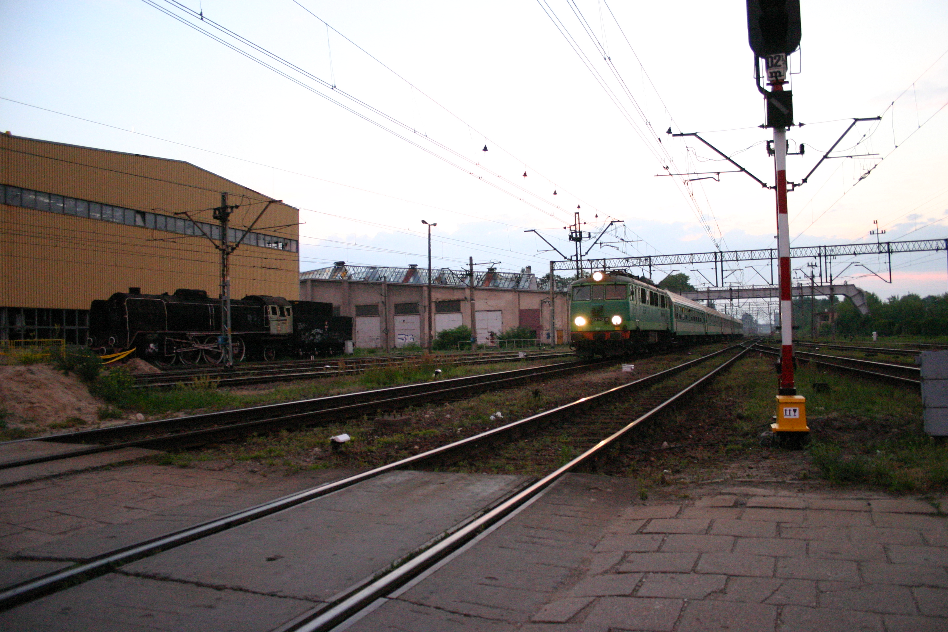072_G.jpg